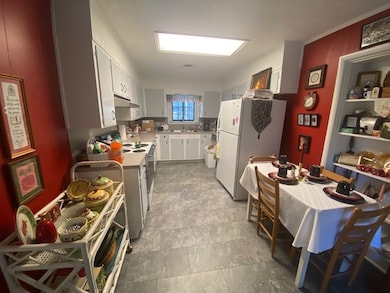 1205 Lakeshore Dr, Douglas, GA 31533 - photo 2