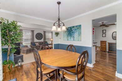 11S671 Mcgrath Ln, Naperville, IL 60564 - photo 5