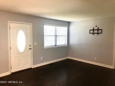 2472 Ormsby Cir E, Jacksonville, FL 32210 - photo 5