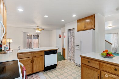 110 Poplar St, Port Orchard, WA 98366 - photo 2