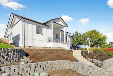 990 Win Way, Eagle Point, OR 97524 - photo 3