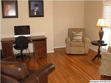 Office or formal sitting room area