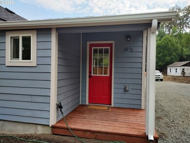 211 1/2 S Washington St, Canyon City, OR 97820 - photo 3