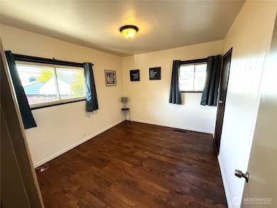 1012 N Steele St, Tacoma, WA 98406 - photo 7