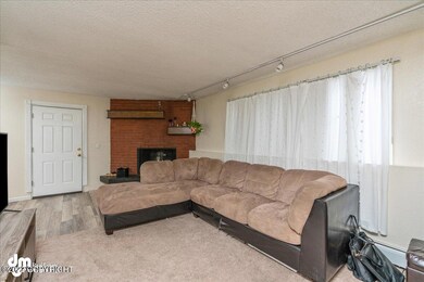 06-Living Room_MAX1214