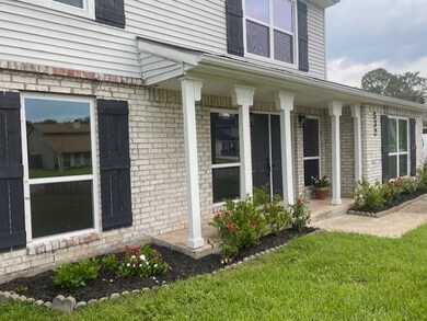 532 E Castle Harbour Dr, Friendswood, TX 77546 - photo 2