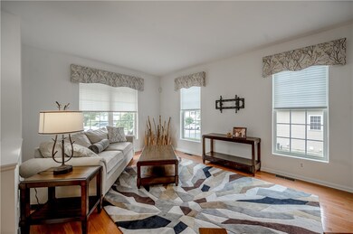 33 Cambridge Cir, Smithfield, RI 02917 - photo 6