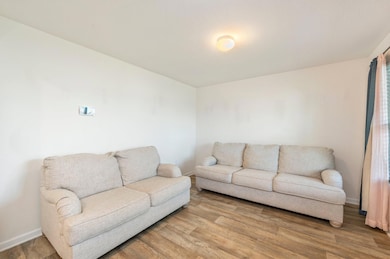 6-web-or-mls-939 Merganser Way-02