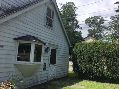 106 W Plum Alley, Milford, PA 18337 - photo 3