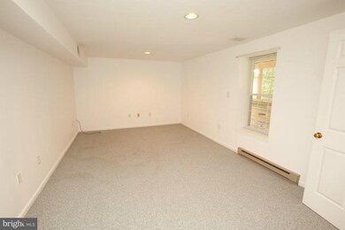 12626 Lloydminster Dr, North Potomac, MD 20878 - photo 2