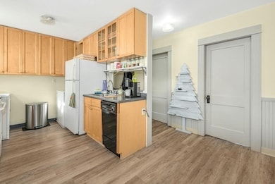 121 Beaconsfield Rd unit 2, Worcester, MA 01602 - photo 7