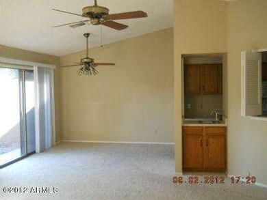 Living Room / Dinning