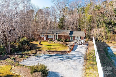 1108 Hibriten Dr SE, Lenoir, NC 28645 - photo 2