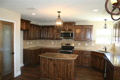 1121 Myrtle Dr, Copperas Cove, TX 76522 - photo 2