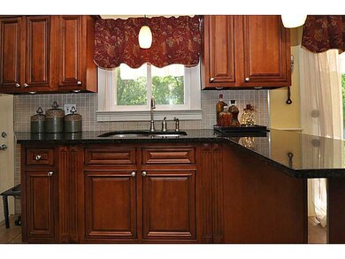 102 Ellison St, Cranston, RI 02920 - photo 5