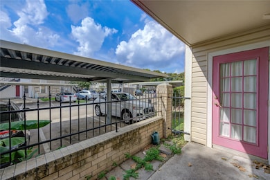 2750 Holly Hall St unit 901, Houston, TX 77054 - photo 5