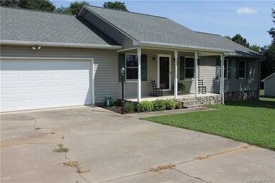2142 Oklahoma Ct, Lincolnton, NC 28092 - photo 2