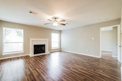 1410 Manor Dr, Rosenberg, TX 77471 - photo 6