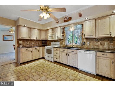 110 Matthew Dr, Bear, DE 19701 - photo 4