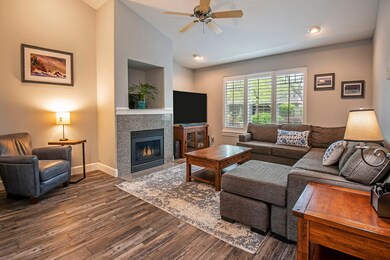 2813 NE Red Oak Dr Bend OR-print-004-024