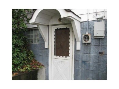 313 Lowell St, Vandergrift, PA 15690 - photo 3