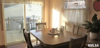 5516 Cedar St, Davenport, IA 52806 - photo 5