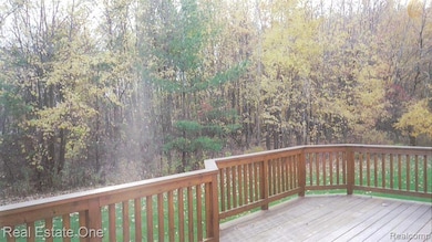 41719 Sleepy Hollow Dr, Novi, MI 48377 - photo 3