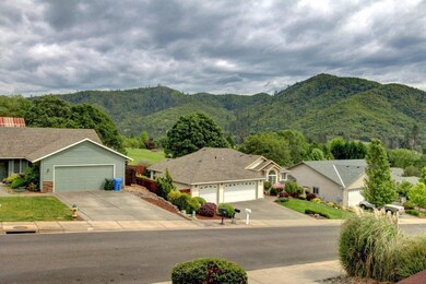 509 Cypress Ave, Rogue River, OR 97537 - photo 5