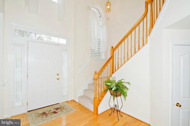 6512 Hazel Thicket Ct, Columbia, MD 21044 - photo 2