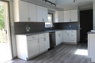 867 Remington Dr, North Tonawanda, NY 14120 - photo 5