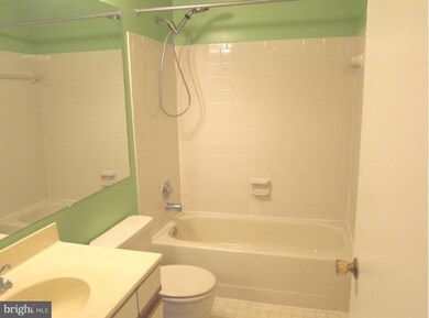 11719 Summerchase Cir unit E, Reston, VA 20194 - photo 7