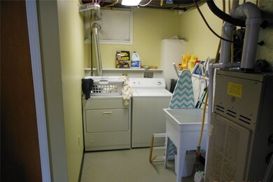 320 Augusta St, Pittsburgh, PA 15211 - photo 4