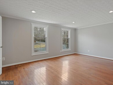 8100 Winding Way Ct, Springfield, VA 22153 - photo 6