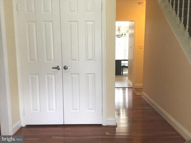 4309 Poplar Branch Dr, Chantilly, VA 20151 - photo 2