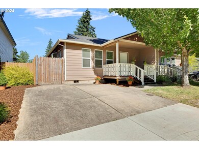 511 N Locust St, Canby, OR 97013 - photo 2