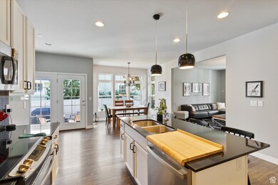 10421 S Split Rock Dr, South Jordan, UT 84009 - photo 7