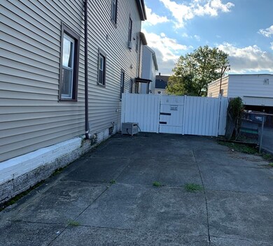 192 Last St, Fall River, MA 02724 - photo 2