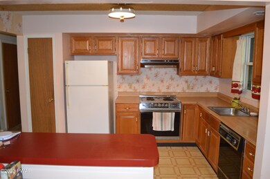 34 Cobblewood Dr unit 1, Mount Pocono, PA 18344 - photo 3