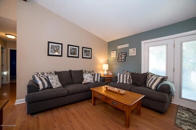 8507 Roseborough Rd, Louisville, KY 40228 - photo 6