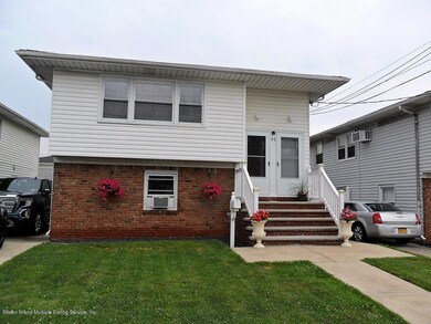 31 Xenia St, Staten Island, NY 10305 - photo 2