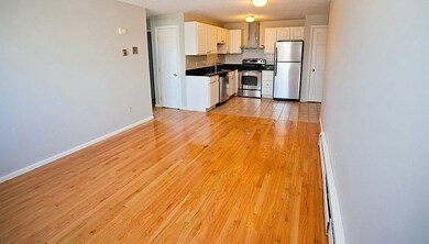 14 Murdock St unit 3-2, Somerville, MA 02145 - photo 3