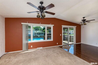 2223 W 31st St, Davenport, IA 52804 - photo 2