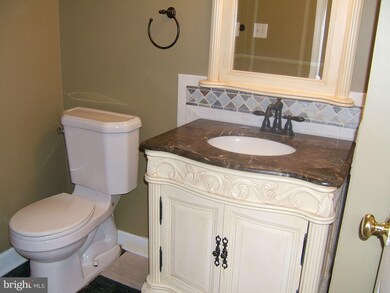 3811 Burlingame Place unit C, Alexandria, VA 22309 - photo 6