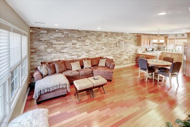 Living & Dining Room (5)