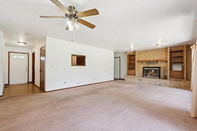 2556 Logan Ave, Waterloo, IA 50703 - photo 5