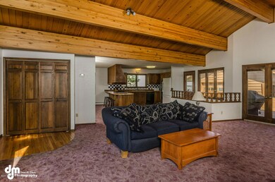 3309 North Shore Drive-large-009-Living