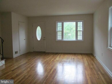 212 E Taylor Run Pkwy, Alexandria, VA 22314 - photo 4