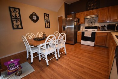 504 Live Oak Ave, Bay City, TX 77414 - photo 3