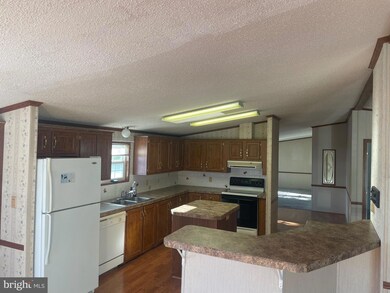 380 W Cedar St, Palmyra, PA 17078 - photo 6