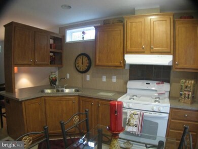 98 Ginwood Ln, Essex, MD 21221 - photo 4